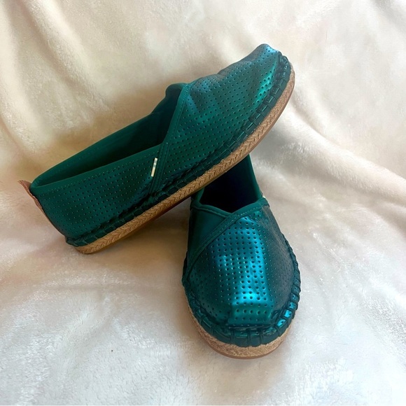 TOMS Petra Emerald Matte Iridescent Espedrille Slip On Water Shoes Sz 6.5 - Picture 7 of 12